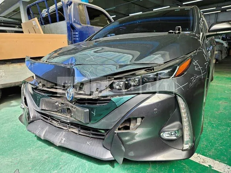 Photo 2 of 19: 2018 Toyota Prius Prime, VIN JTDKARFP1J3091293 — Korean insurance auction