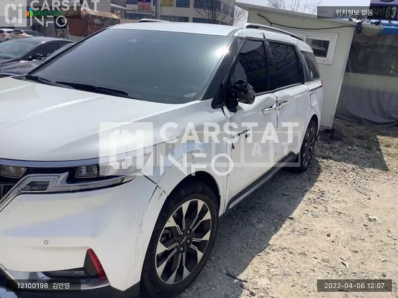 Photo 2 of 32: 2021 Kia Carnival Limousine, VIN KNANE813BMS050515 — Korean insurance auction
