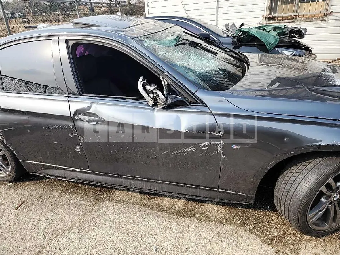 Photo 2 of 17: 2016 BMW 320d, VIN WBA8C5106GK639422 — Korean insurance auction