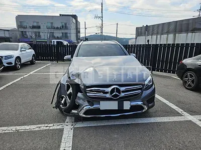Photo 1 of 21: 2017 Mercedes-Benz GLC220 d 4Matic — Korean insurance auction