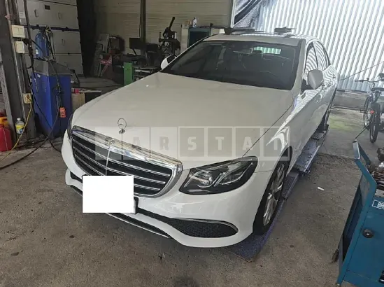 Photo 2 of 35: 2018 Mercedes-Benz E300 — Korean insurance auction