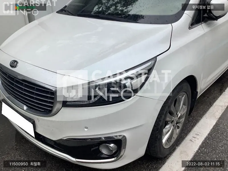 Photo 2 of 13: 2017 Kia Carnival Mujin, VIN KNAMB81ABHS337706 — Korean insurance auction
