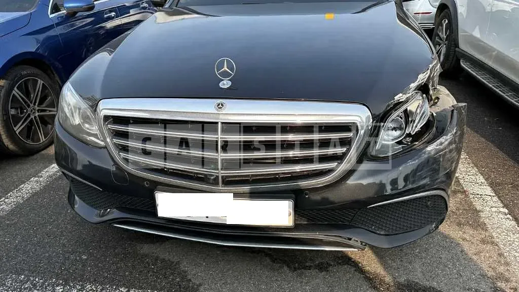 Photo 2 of 15: 2019 Mercedes-Benz E 300 4Matic — Korean insurance auction