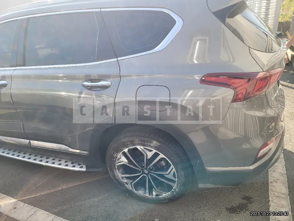 Photo 2 of 16: 2019 Hyundai Santa Fe, VIN KMHS381BBKU087945 — Korean insurance auction
