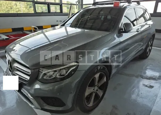 Photo 2 of 30: 2017 Mercedes-Benz GLC220d 4Matic — Korean insurance auction