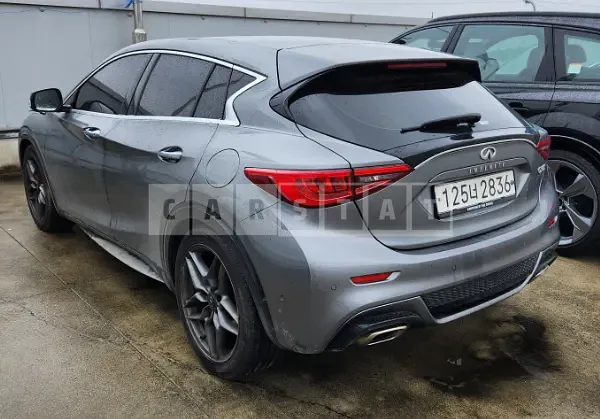 Photo 2 of 5: 2019 Infiniti Q30, VIN SJKCH53E0KA013660 — Korean insurance auction