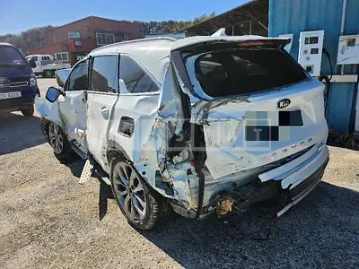 Photo 1 of 12: 2020 Kia Sorento 2.2, VIN KNARK81BGMA050572 — Korean insurance auction