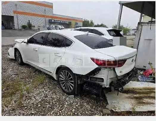 Photo 2 of 11: 2019 Kia K7 — Korean insurance auction