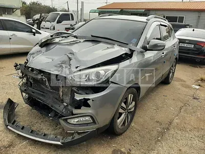 Photo 1 of 8: 2015 Hyundai Tucson, VIN KMHJT81VDFU034478 — Korean insurance auction