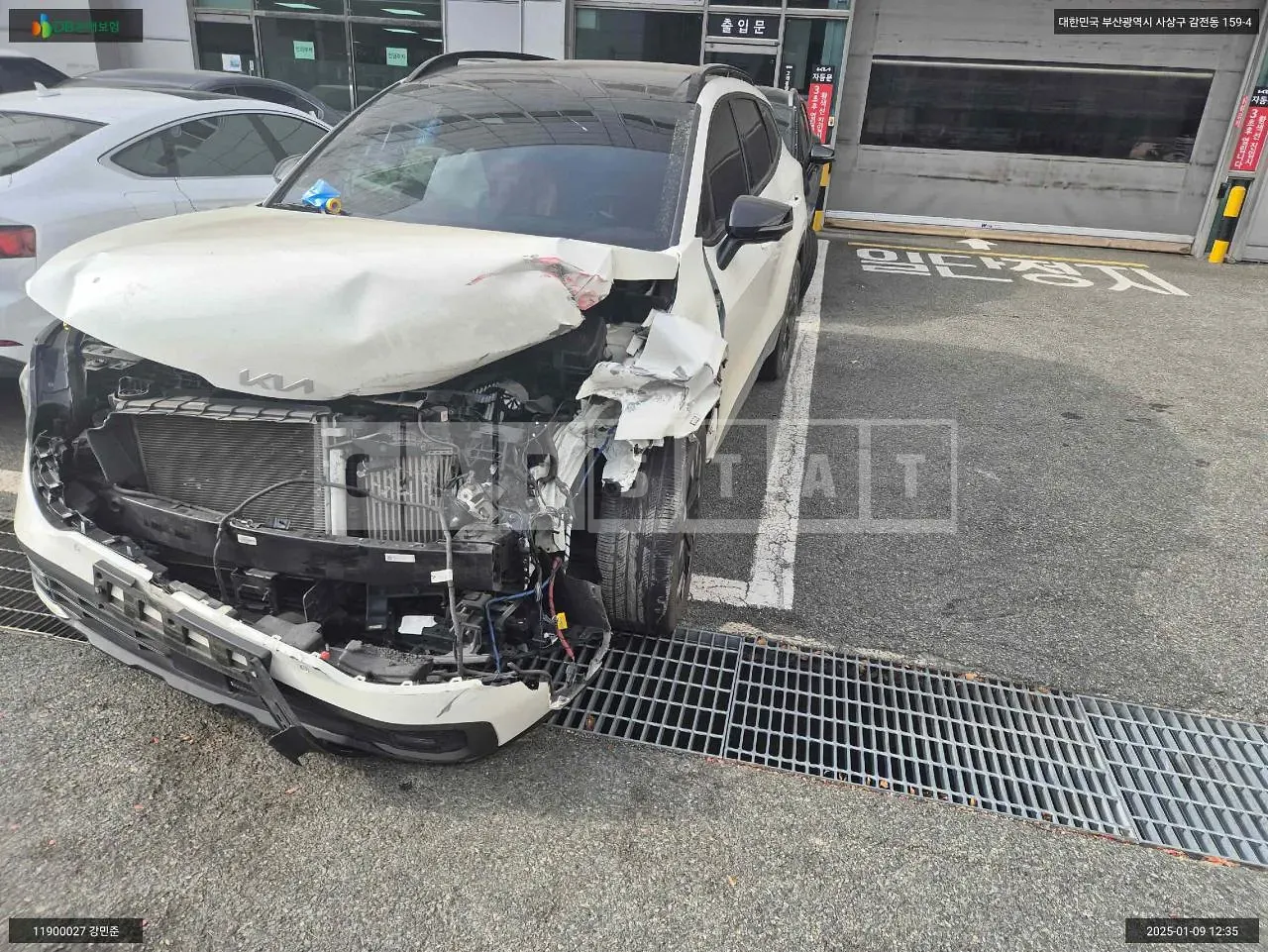 Photo 2 of 12: 2023 Kia Sportage, VIN KNAPV81BGRK233345 — Korean insurance auction