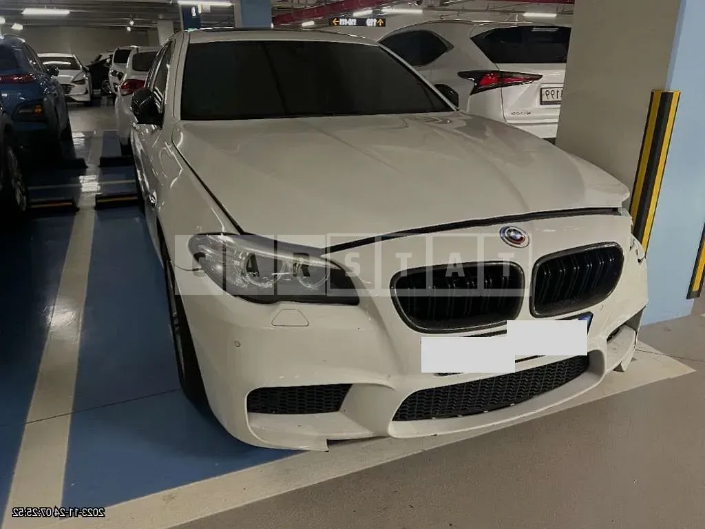 Photo 2 of 3: 2015 BMW 520d, VIN WBA5E5108FG055036 — Korean insurance auction