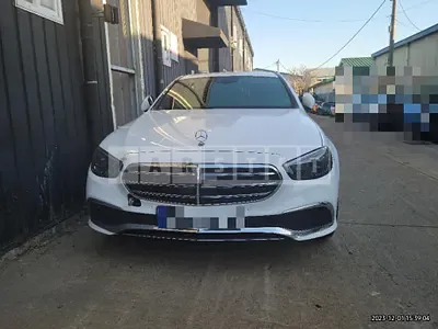 Photo 1 of 18: 2023 Mercedes-Benz E350 4Matic, VIN W1KZF8GBXPB135969 — Korean insurance auction