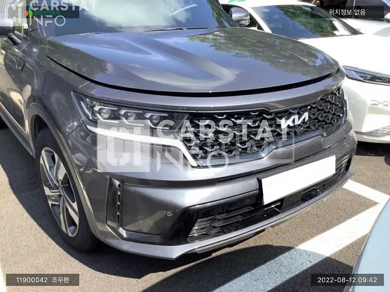 Photo 2 of 10: 2021 Kia Sorento, VIN KNARJ81GBNA065243 — Korean insurance auction