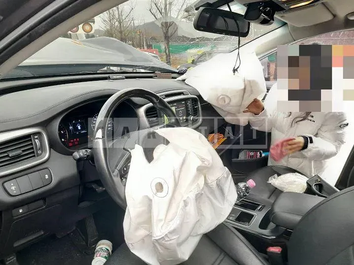 Photo 2 of 8: 2015 Kia Sorento 2.0 — Korean insurance auction