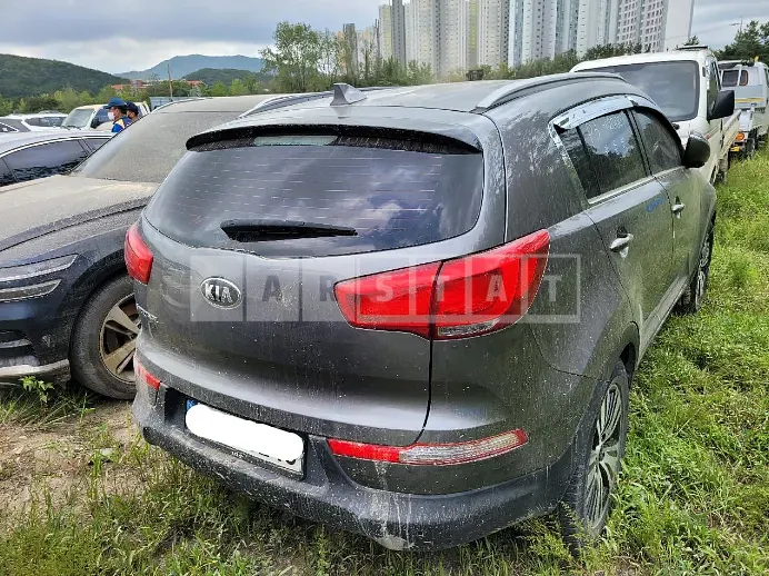 Photo 2 of 5: 2016 Kia Sportage, VIN KNAPC813BGK839896 — Korean insurance auction