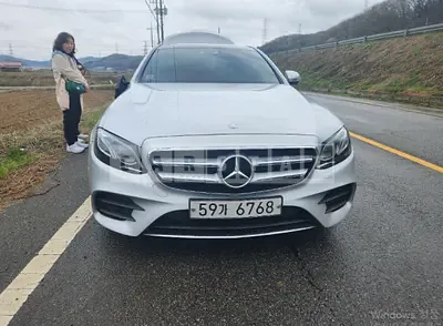 Photo 1 of 15: 2017 Mercedes-Benz E 300 4Matic — Korean insurance auction