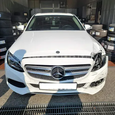 Photo 1 of 38: 2018 Mercedes-Benz C220 d, VIN WDDWF0EB4JR365996 — Korean insurance auction