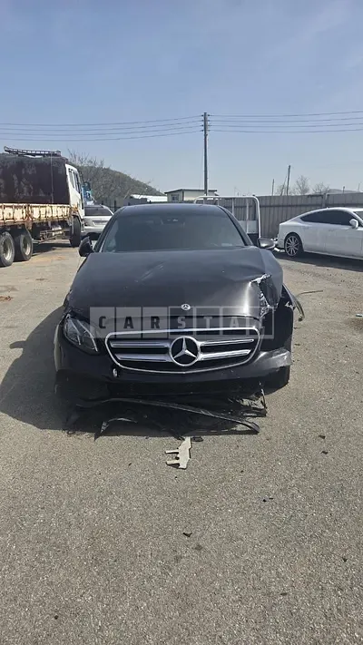Photo 1 of 3: 2019 Mercedes-Benz E300, VIN WDDZF4JB5KA615093 — Korean insurance auction