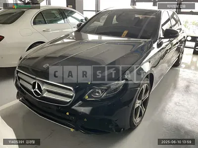 Photo 1 of 40: 2019 Mercedes-Benz E220 d, VIN WDDZF0EB9KA696859 — Korean insurance auction