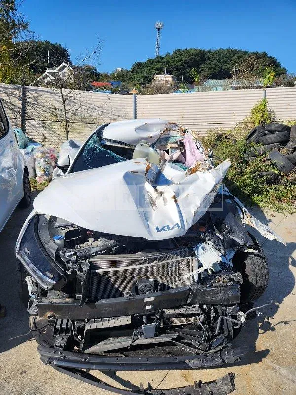 Photo 2 of 21: 2022 Kia K5 Hybrid — Korean insurance auction