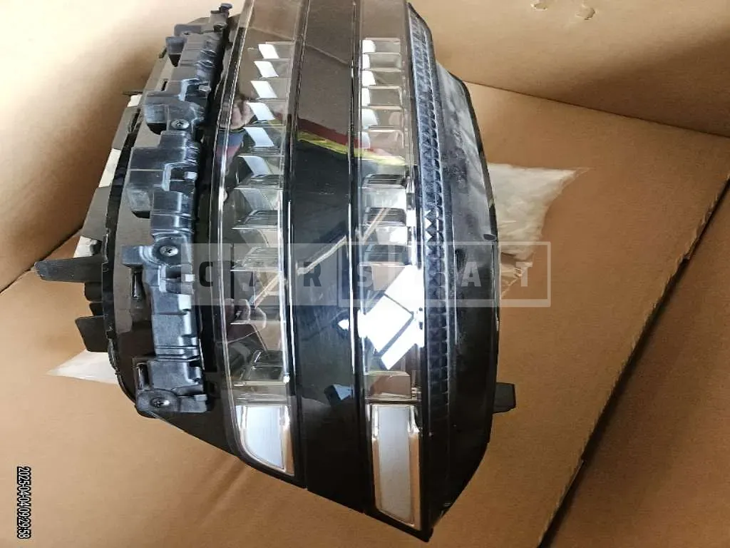 Photo 2 of 2: 2022 Genesis (parts) G90 Headlamp — Korean insurance auction