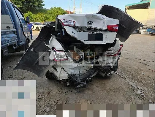 Photo 2 of 8: 2015 Kia K7 — Korean insurance auction
