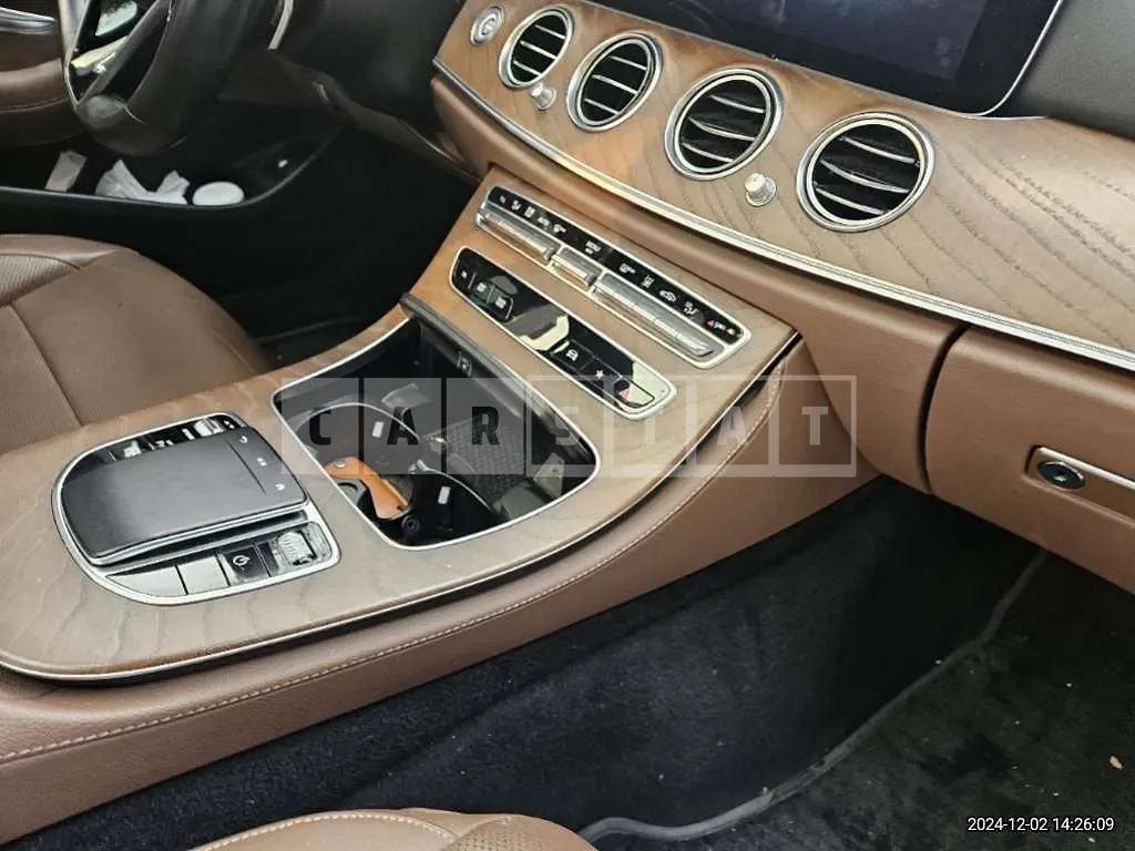 Photo 2 of 23: 2021 Mercedes-Benz E300 e 4Matic — Korean insurance auction