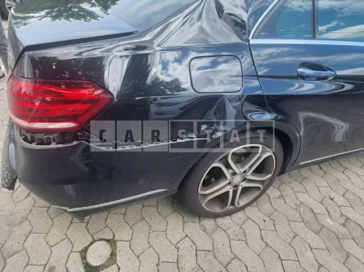 Photo 2 of 17: 2015 Mercedes-Benz E250 BlueTec 4Matic — Korean insurance auction