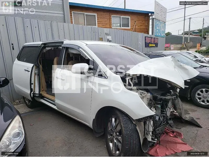 Photo 2 of 10: 2015 Kia Carnival Limousine, VIN KNAMB81ABGS172860 — Korean insurance auction