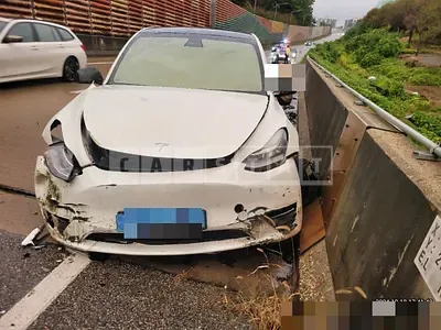 Photo 1 of 17: 2022 Tesla Model Y Long Range — Korean insurance auction