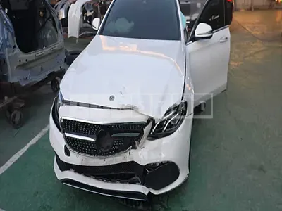 Photo 1 of 12: 2018 Mercedes-Benz E 300 — Korean insurance auction