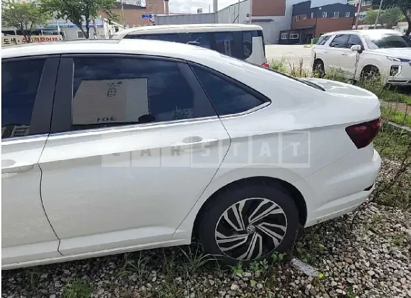 Photo 2 of 12: 2021 Volkswagen Jetta 1.4TSI — Korean insurance auction