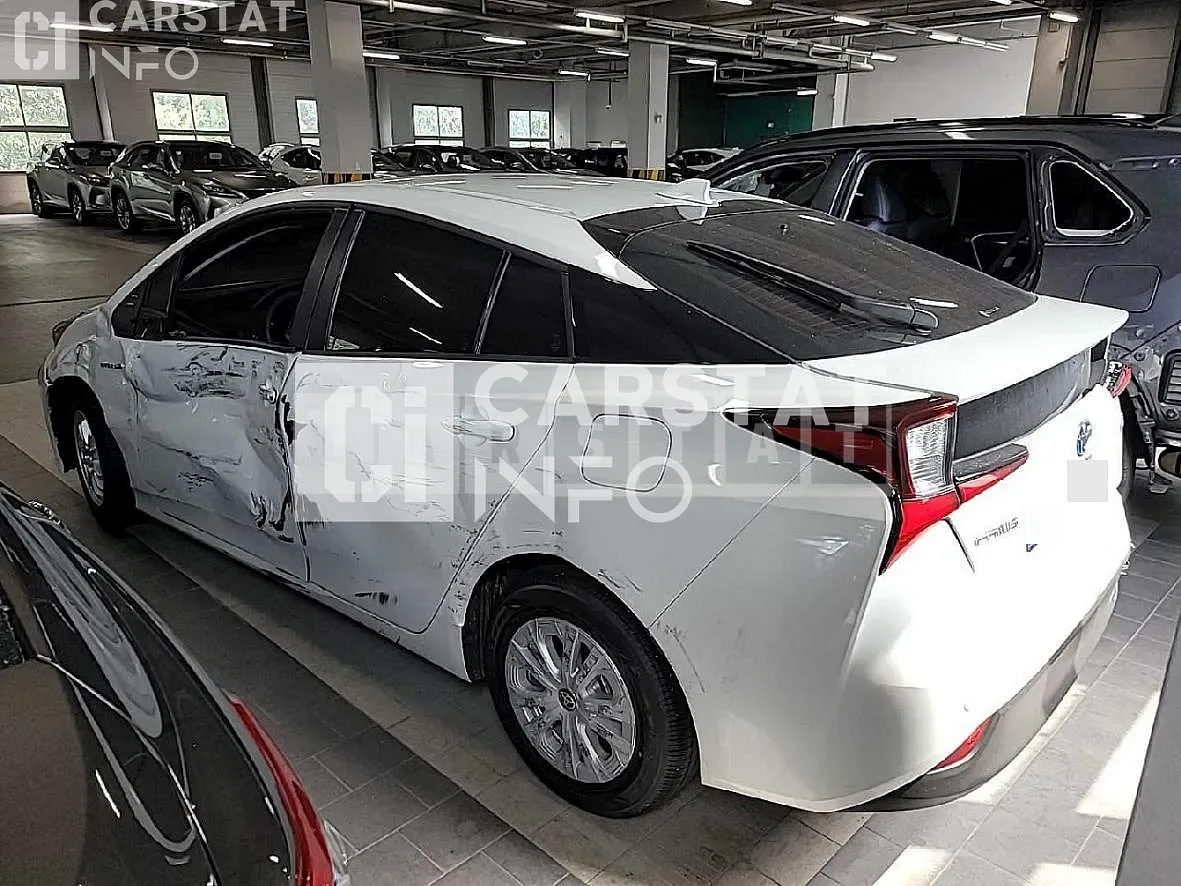 Photo 2 of 8: 2022 Toyota Prius, VIN JTDKAMFU0N3181386 — Korean insurance auction