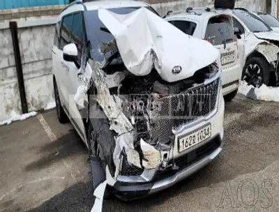 Photo 1 of 42: 2021 Kia Carnival, VIN KNANC81BBMS044615 — Korean insurance auction