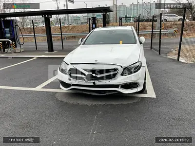 Photo 1 of 12: 2018 Mercedes-Benz E300, VIN WDDZF4JB7JA457483 — Korean insurance auction