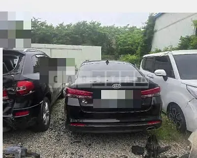 Photo 1 of 15: 2017 Kia K5 — Korean insurance auction