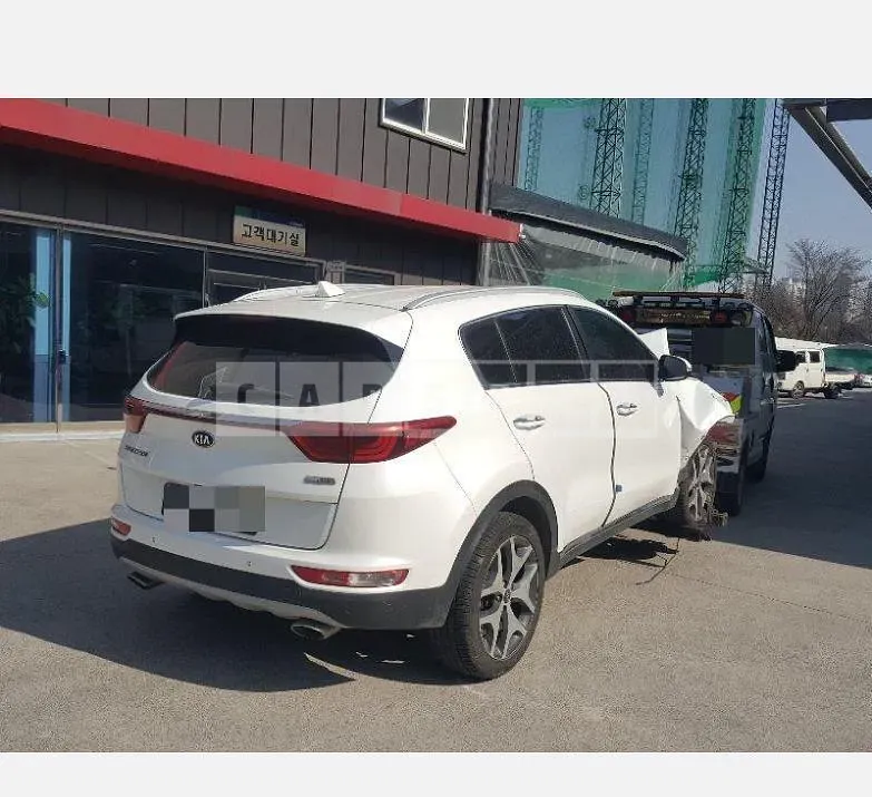 Photo 2 of 23: 2018 Kia Sportage — Korean insurance auction