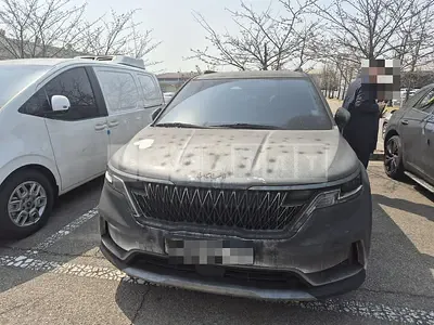 Photo 1 of 8: 2022 Kia Carnivals — Korean insurance auction