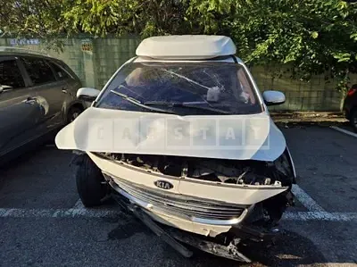 Photo 1 of 31: 2018 Kia Carnival High Limousine, VIN KNAMC81ABJS413807 — Korean insurance auction