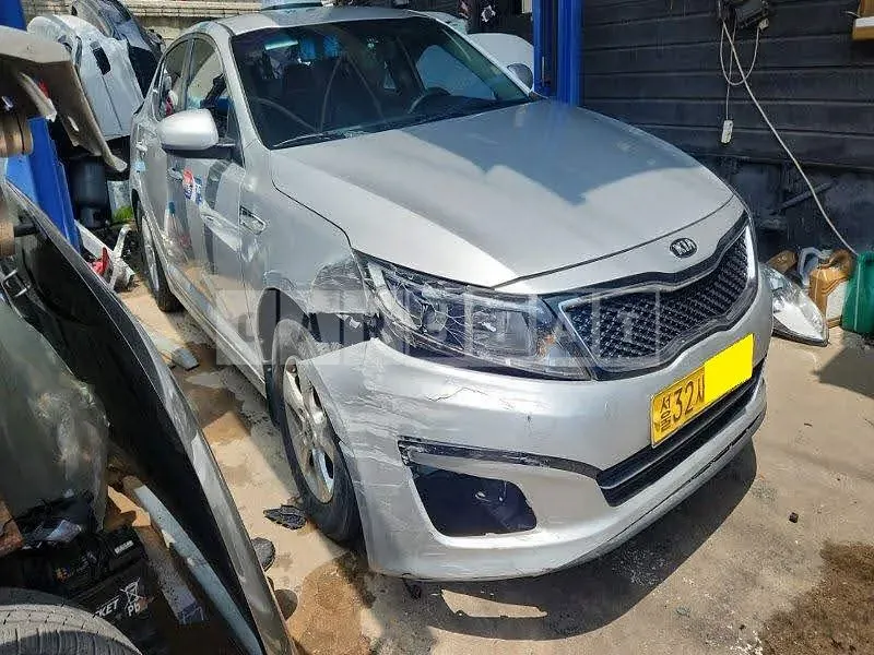 Photo 2 of 20: 2015 Kia K5, VIN KNAGN418BGA636729 — Korean insurance auction