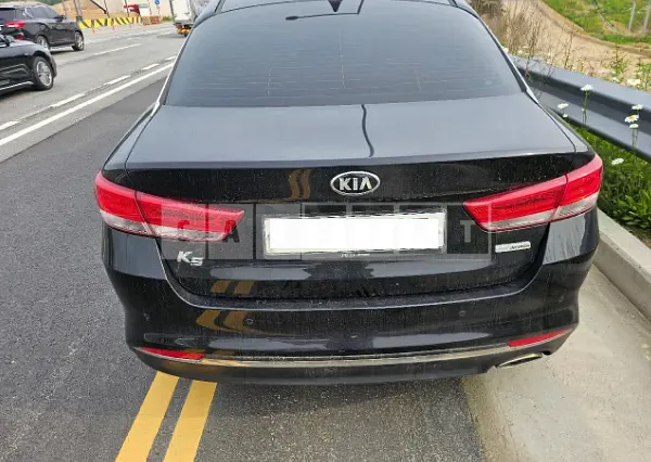 Photo 2 of 14: 2016 Kia K5 — Korean insurance auction