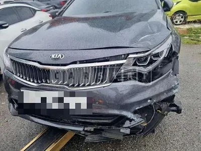 Photo 1 of 48: 2018 Kia K5 — Korean insurance auction
