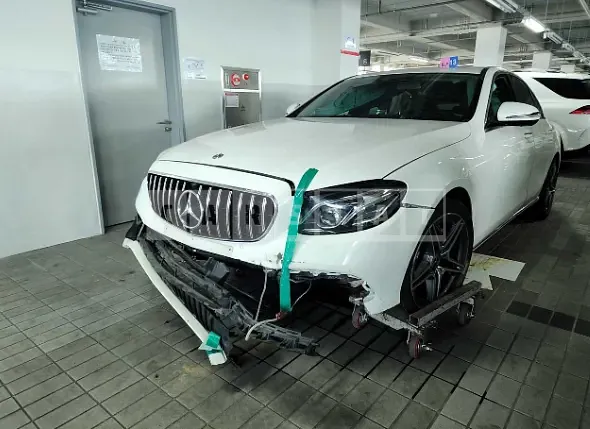 Photo 2 of 48: 2018 Mercedes-Benz E300 4Matic — Korean insurance auction