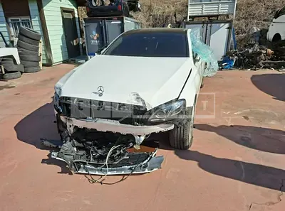 Photo 1 of 13: 2018 Mercedes-Benz E300, VIN WDDZF4JB0JA404298 — Korean insurance auction