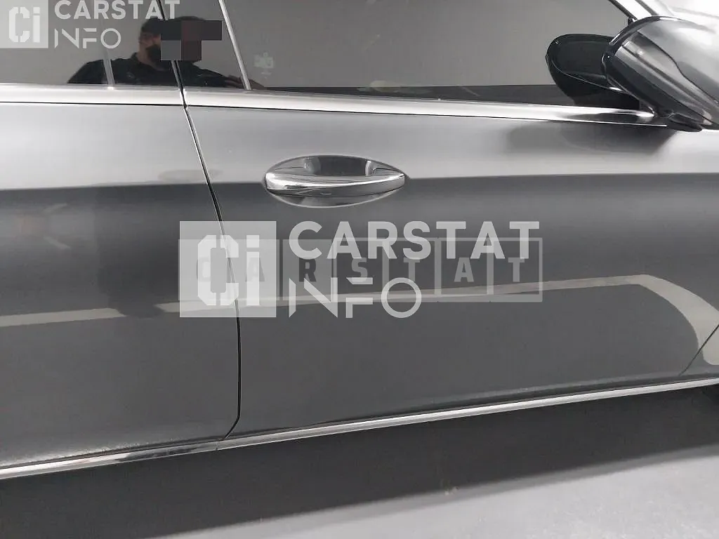 Photo 2 of 26: 2019 Mercedes-Benz E300 e, VIN WDDZF5DB9KA665903 — Korean insurance auction