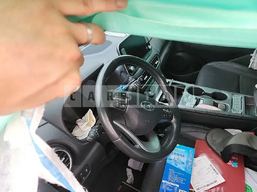 Photo 2 of 15: 2019 Hyundai Kona — Korean insurance auction