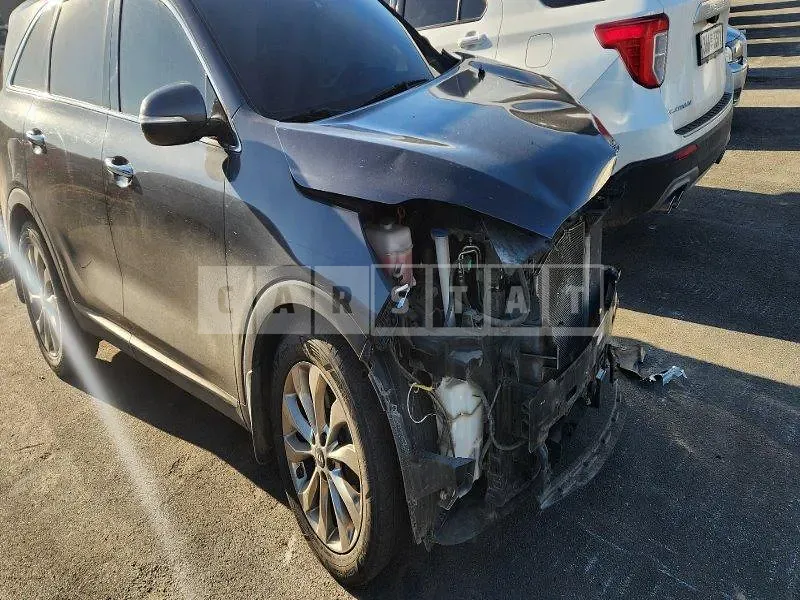 Photo 2 of 13: 2018 Kia Sorento, VIN KNAPH81BDKA490782 — Korean insurance auction