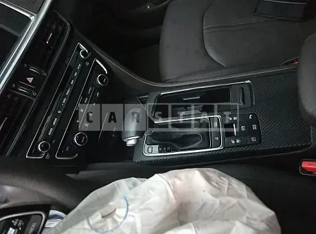 Photo 2 of 10: 2019 Kia K5 — Korean insurance auction