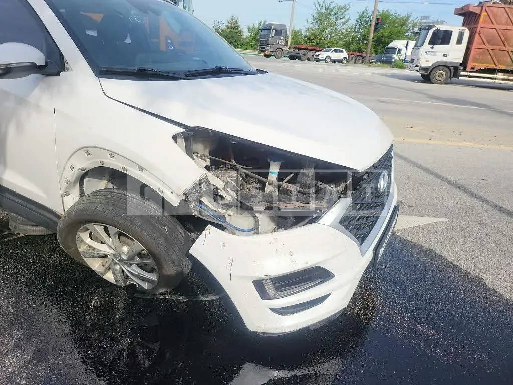 Photo 2 of 11: 2018 Hyundai Tucson, VIN KMHJ381ABKU899674 — Korean insurance auction