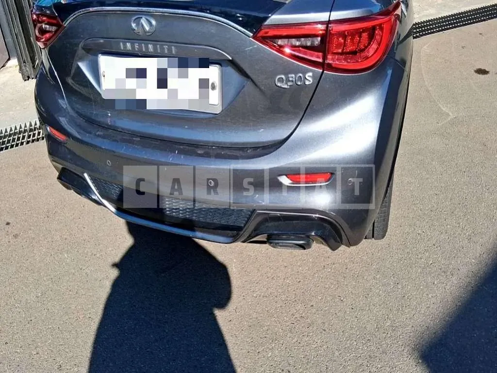 Photo 2 of 14: 2017 Infiniti Q30 — Korean insurance auction